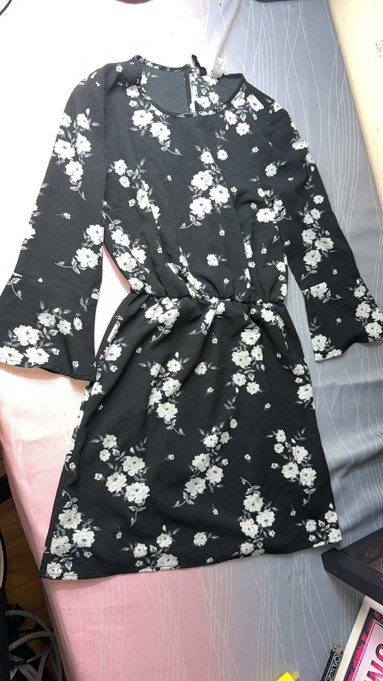H&M Divided Black Floral Crêpe Mini Dress with Bell Sleeves Size 2
